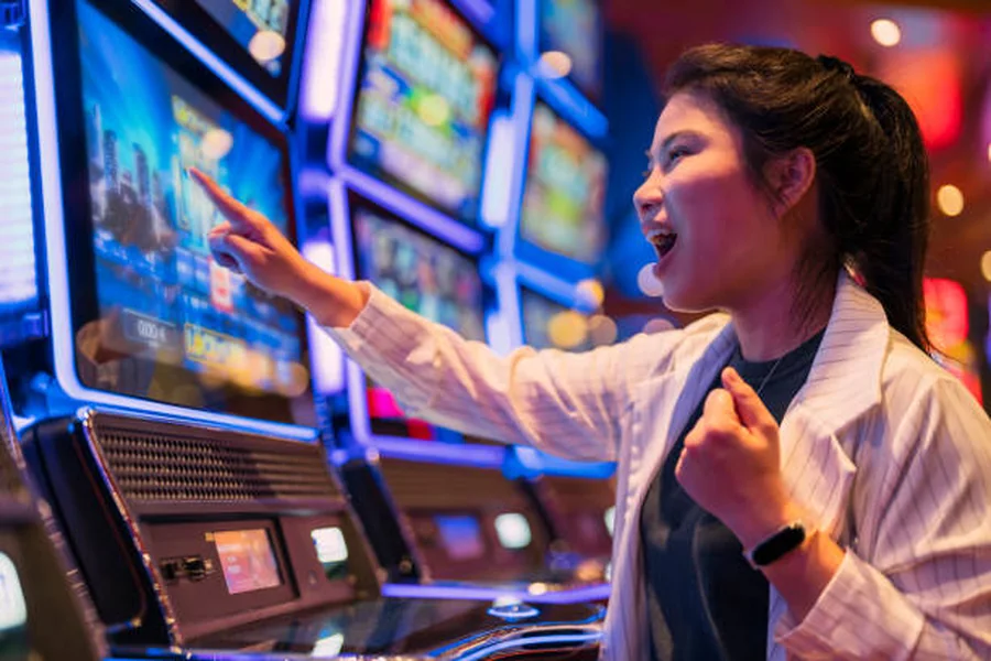 Gaming Search Effect: Why Players Keep Switching Games for Better Luck