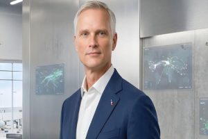 Robert Isom Net Worth